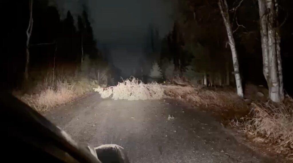 Power outages reported for thousands of people around Anchorage, Mat-Su