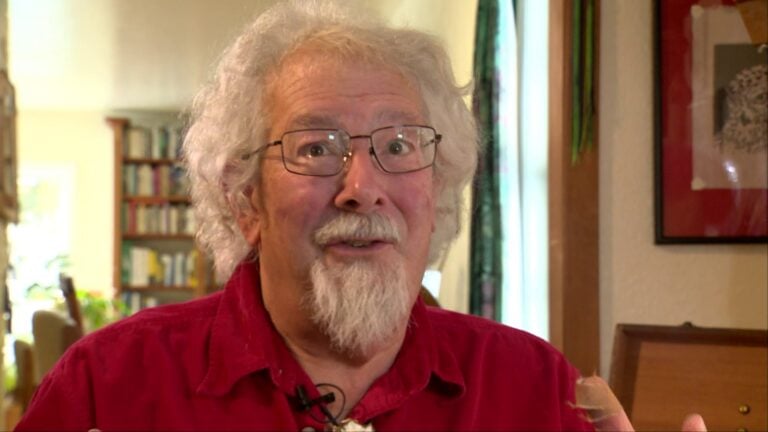 Mr. Whitekeys, famous Alaskan entertainer, dies at 79