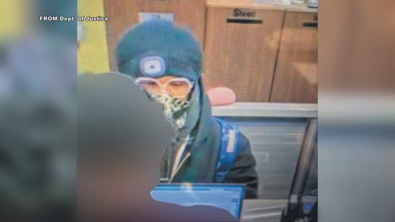 Anchorage man pleads guilty to Credit Union 1 robbery after note claiming ‘authority of Jesus’
